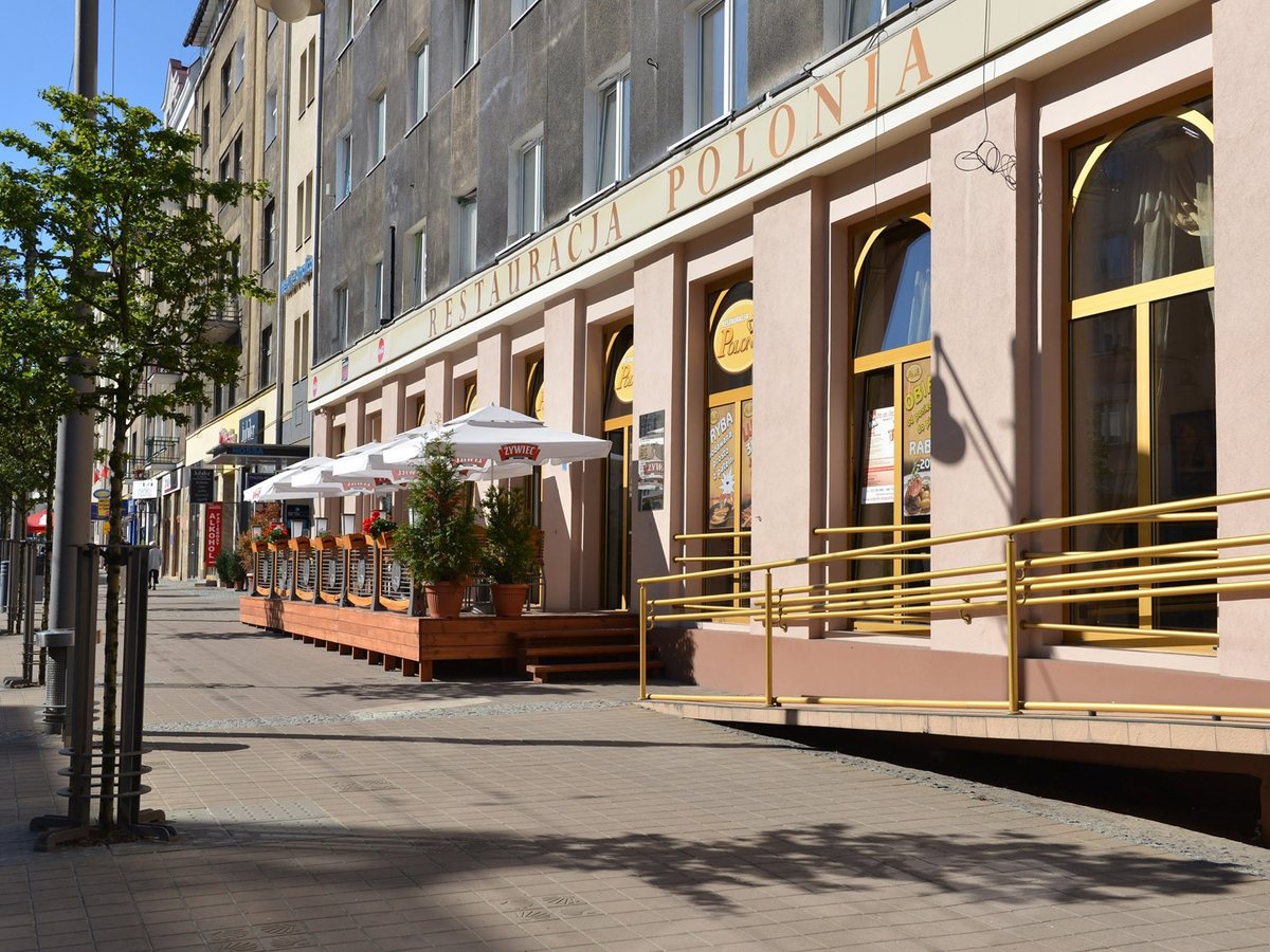 Polonia restaurant garden